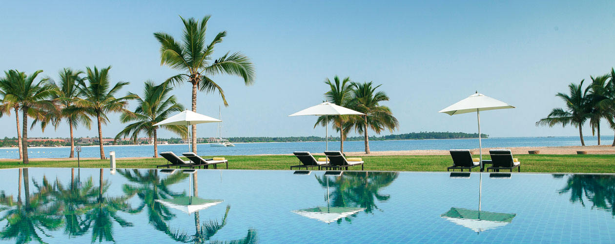 PASIKUDAH BEACH IN SRI LANKA